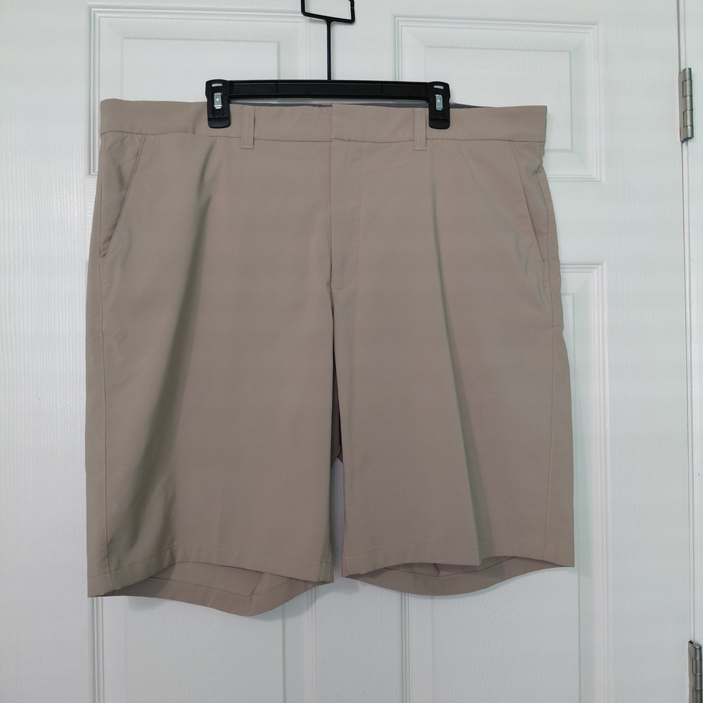 Skechers GoGolf Performance Mens Khaki Tan Golf Shorts Size 42 AMSH09
